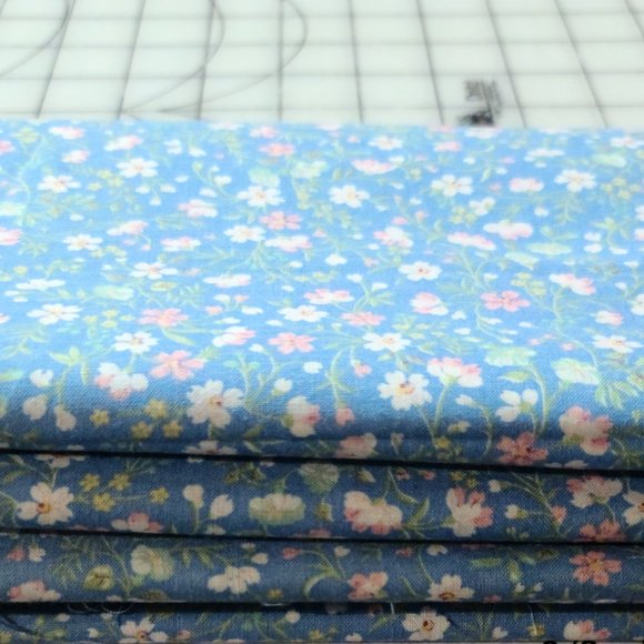 Joan Kessler Concord Floral Mixed Blue,Pink,White Cotton Fabric 2 1/2 yards VTG - Picture 4 of 7